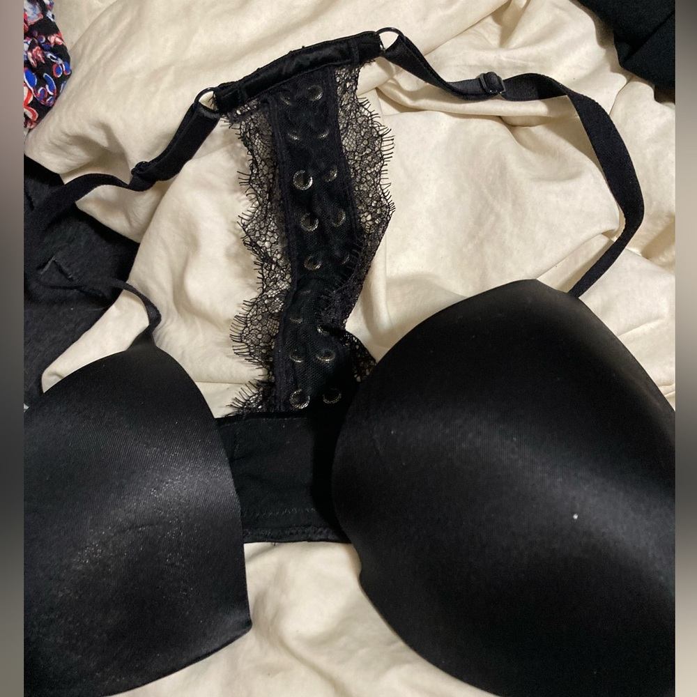Victoria’s Secret bra bundle (5 pairs) size 34D black/black nude